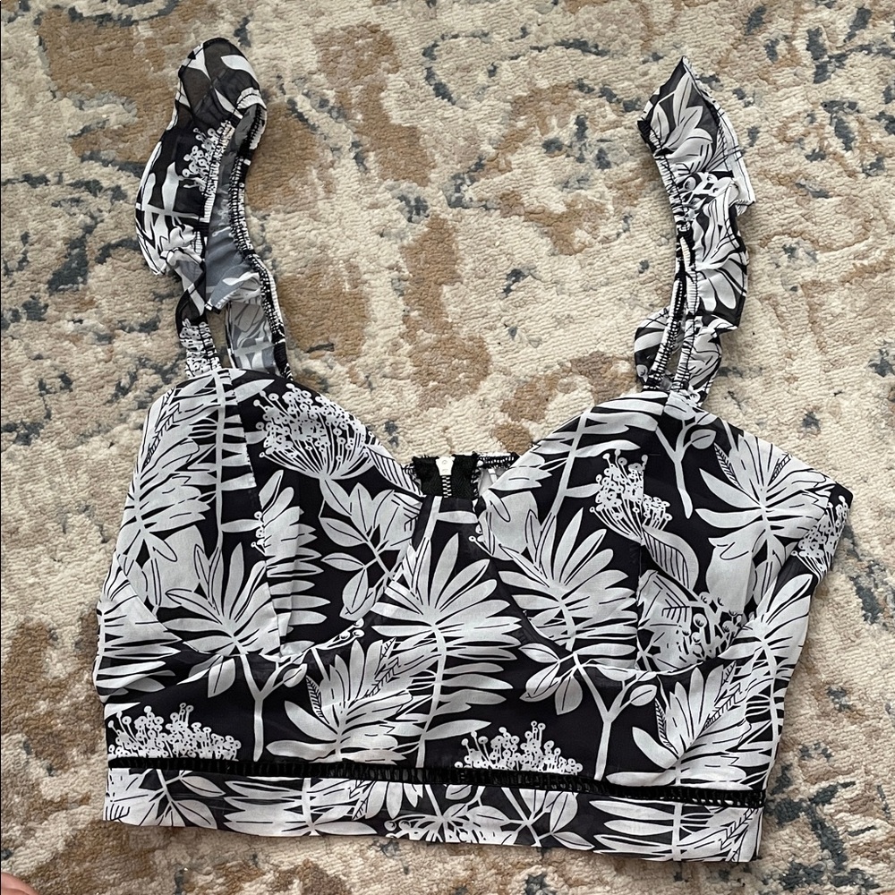 Kendall & Kylie Black and White Leaf Print Tank Top